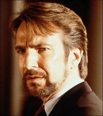  Vous souvenez-vous que j'avais parlé de sortilèges informulés, Potter ? 
 Oui, répondit Harry avec raideur. 
 Oui, monsieur. 
 Il n'est pas nécessaire de m'appeler "monsieur", professeur.