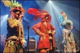 Qui accompagnait le loup dans ''La Jument de Michao'' ?