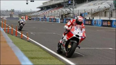 À cet endroit, à quelle vitesse les MotoGP passent-elles ?