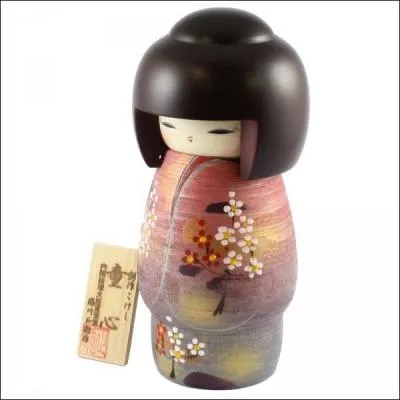 Couleurs douces et éternelles fleurs japonaises pour cette poupée au nom plein de tendresse !