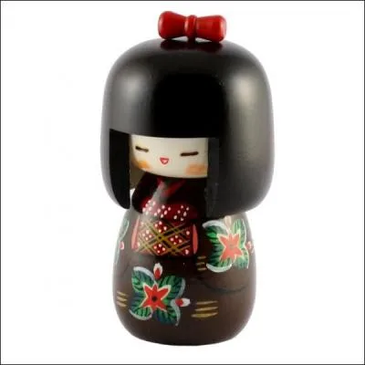 De grandes fleurs épanouies pour cette poupée qui s'appelle...