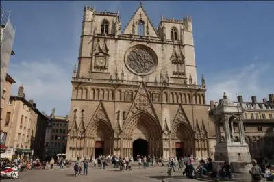 Non seulement vous pourrez visiter la cathédrale, mais avec un peu de chance, vous pourrez même tomber sur Jésus, ou Rosette, au choix !