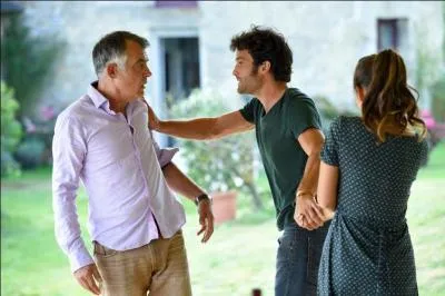 Que faisait subir Max à son fils lorsqu'il était enfant ?