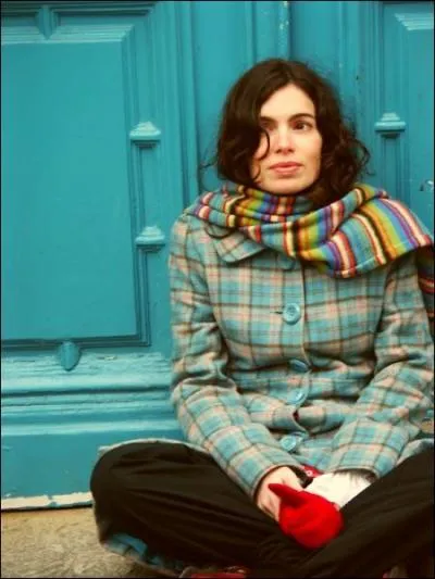 Comment crit -t-on le nom de famille de yael naim ?