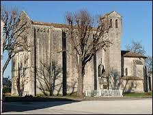 Commune picto-charentaise de l'aire urbaine d'Angoulême, Champmillon se situe dans le département ...