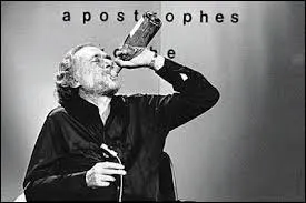 En septembre 1978, l'émission télévisée "Apostrophes" fit grand bruit avec la prestation mémorable de ce grand écrivain américain, étant sous l'effet des trois bouteilles de vin blanc sifflées sur le plateau durant l'émission. Comment se nomme ce génialement sulfureux auteur ?