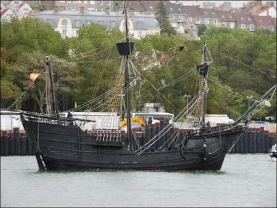 Voici une réplique d'une des caraques de Magellan, "Nao Victoria". Elle est inscrite à Fort-de-France. Quelle est son immatriculation ?