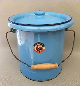 "A lua şapte piei de pe om" : cette expression courante nous vient du/de/des ------ et signifie ------ (Complétez, c'est pas la mer à boire ! )