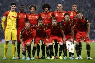 Quel pays a une &eacute;quipe de football surnomm&eacute;e les "Diables Rouges" ?