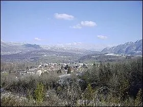 Dans quel département peut-on trouver la commune de Yenne ?