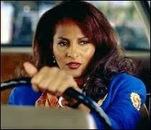 Qui tient le rôle principal dans "Jackie Brown" ?