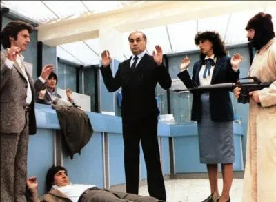 &laquo; Pour cent briques, t'as plus rien� &raquo; est un film comique fran&ccedil;ais r&eacute;alis&eacute; par &Eacute;douard Molinaro sorti en 1982. Quel est le complice de G&eacute;rard Jugnot dans ce film ?