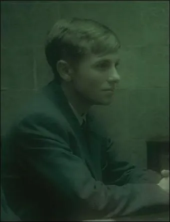 Avery Jr.. Comptant comme l'un des plus fidèles partisans de Lord Voldemort, Avery Jr. a été de tous les combats du Seigneur des Ténèbres. Capturé après la première chute de Lord Voldemort, quelle excuse invoque-t-il pour échapper à la prison d'Azkaban ?