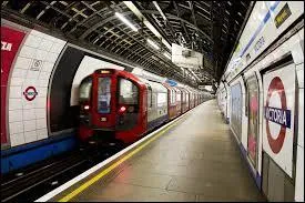 Comment surnomme-t-on le réseau ferroviaire londonien ?