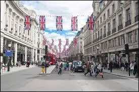 Que peut-on faire à Oxford Street ?