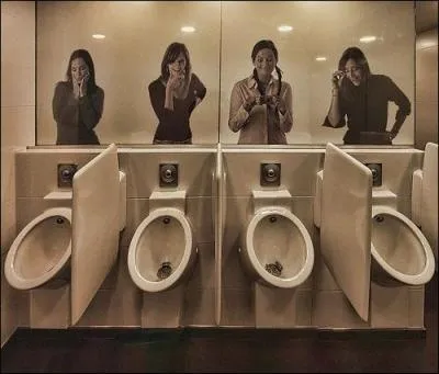 Une vespasienne désigne un urinoir pour hommes, situé dans un espace public. Ce nom est issu de Vespasien, qui était un personnage de la Rome antique, plus précisément un :