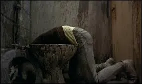 Dans lequel de ces films, le personnage interprété par Ewan McGregor, tente-t-il de récupérer son suppositoire à l'opium au fond des toilettes ?