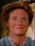 Avec qui est-elle arrivée ?