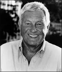 Qui est ce monsieur ? Et que fait-il dans la vie ?