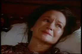 De quoi cette femme va-t-elle mourir, et que va-t-elle léguer à Michaela ?