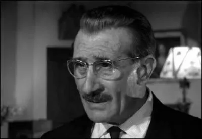 Dans "Marie-Octobre" sa profession est...