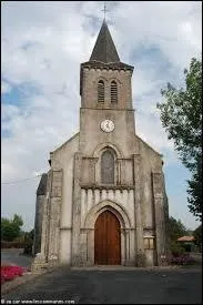 Voici l'église Saint-Pierre, à Pompaire. Commune picto-charentaise de l'agglomération de Parthenay, elle se situe dans le département ...