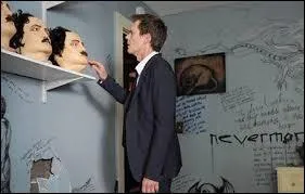 Lancée en 2013, cette série américaine met en scène Kevin Bacon, agent du FBI, chargé de mettre un terme aux agissements d'une secte de meurtriers. Ces derniers étant devenus les disciples d'un ancien professeur de littérature, prônant de macabres écrits d'Edgar Allan Poe. Comment s'intitule cette série ?