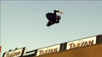 Qui effectue le premier 900 ?