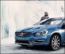 Il vous suffit de reconnaitre la marque de cette voiture; sans souci vous me citerez le nom de la capitale du pays d'où est originaire ce constructeur automobile :