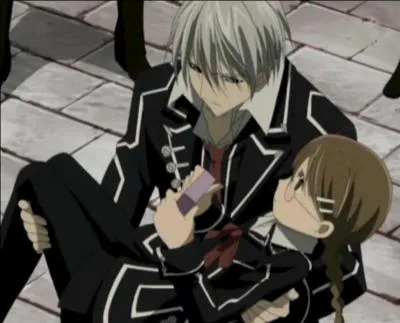 Dans l'animé/manga "Vampire Knight", qui Zero rattrape-t-il lors de la veille de la Saint-Valentin ?