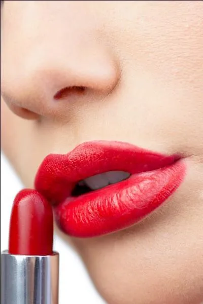 Comment peut-on se maquiller ?