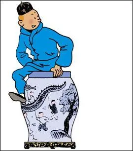 Dans l'une des bandes dessinées de Tintin, de quelle couleur le Lotus est-il ?