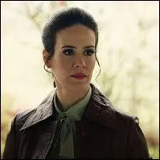 Qui interprète-t-elle dans la saison 2 ?