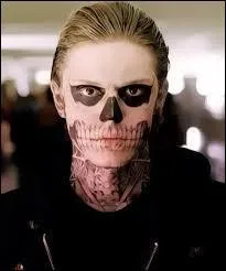 Qui interprète-t-il dans la saison 1 ?