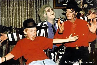 Qui est le garçon que l'on peut apercevoir sur cette photo ?