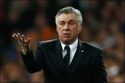 Carlo Ancelotti a gagné la C1, à trois reprises, dont deux avec le Milan AC. Mais un autre entraîneur a également gagné la C1 trois fois avec un seul club. Qui était-ce et avec quel club ?