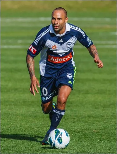 Archie Thompson est le joueur à avoir marqué le plus de buts en un match international. Combien de buts a-t-il marqués et contre quelle équipe ?