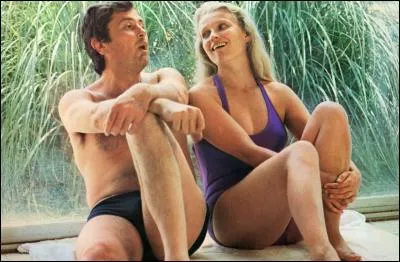 En 1977, une actrice française est nommée. Remportera-t-elle la statuette ou restera-t-elle assise sur son siège comme un prisonnier derrière les barreaux ? Qui est-ce ?