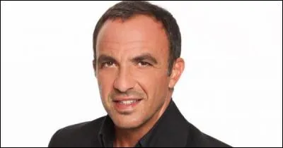 Nikos Aliagas, avant d'être présentateur télé, a commencé sa carrière comme journaliste mais sur quelle chaîne ?