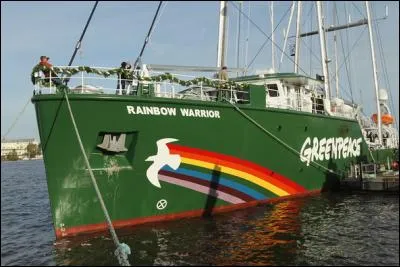 Dans quel port a coulé le Rainbow Warrior en 1985 ?