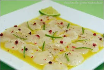 La pêche de la coquille Saint-Jacques est strictement réglementée et n'est autorisée que de la mi-mai à la mi-octobre.