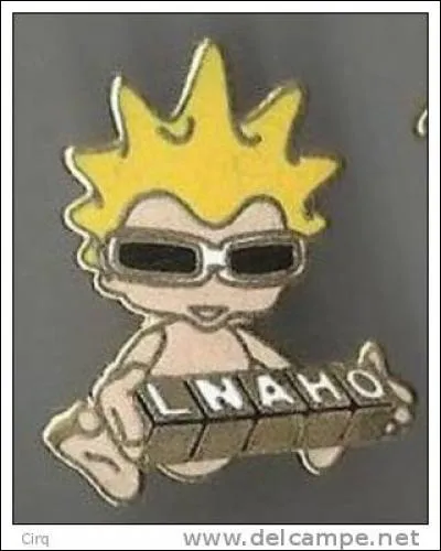 Qui encore une fois nous chante ses désirs sexuels sur une musique qui sent l'Amérique du Sud avec ses paroles : Elle a chaud, elle a chaud, oh Héléna
elle a ôté ses hauts, oh Héléna/ Elle s'est assez baissée, oh Héléna/ J'ai cédé, j'ai cédé, oh Héléna  Bon côté paroles c'est assez limité mais la chanson est entraînante et nous attire vers le lit pour tricoter un costume de bain !