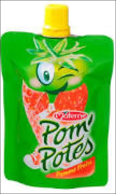 Je suis plutôt gourmande ... je suis ensuite allée manger un peu : du fromage, une compote de fruits et du jus de pomme.