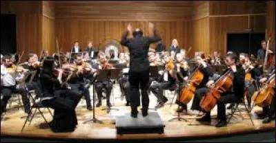 Ma mère n'était pas là, donc je suis rentrée chez moi seule. J'ai croisé un ami de mon ancien lycée ... un professeur.