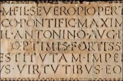 Quand je suis rentrée, j'ai fait ma recherche sur l'hygiène des femmes à la campagne sous Auguste. Ce sujet ... plutôt compliqué, alors j'ai demandé à quelqu'un qui fait cet exercice avec moi, Marie-Ange, de changer notre plan.
