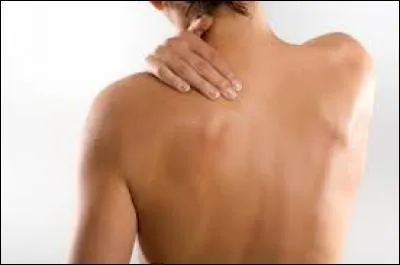 Puis je suis allée me doucher ... j'ai vu que mon épaule était vraiment rouge. J'espère que je n'ai rien de grave.