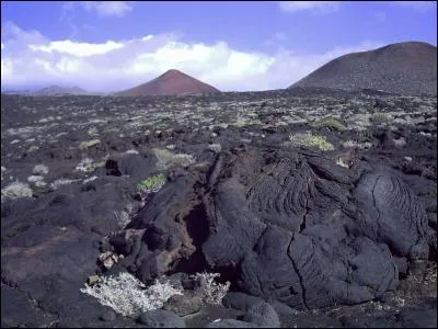Voici l'île d'El Hierro, la plus jeune et la plus à l'ouest de l'archipel. Comment pourrions-nous traduire son nom en français ?