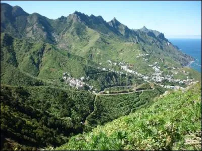 Laquelle de ces affirmations concernant l'île de Tenerife est fausse ?