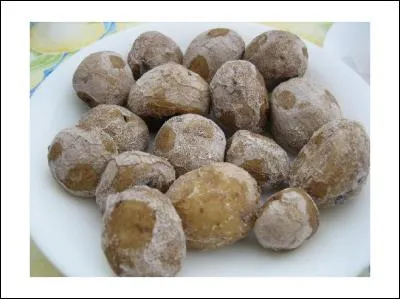 Que sont les "papas arrugadas", l'une des spécialités gastronomiques de l'archipel ?