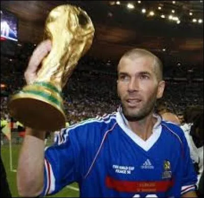 J'ai été le joueur qui a fait gagner la Coupe de France en 1998. Qui suis-je ?